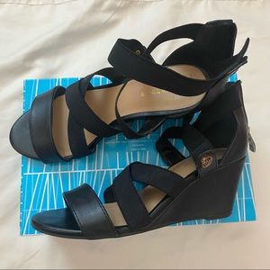Black Liz Claiborne wedges